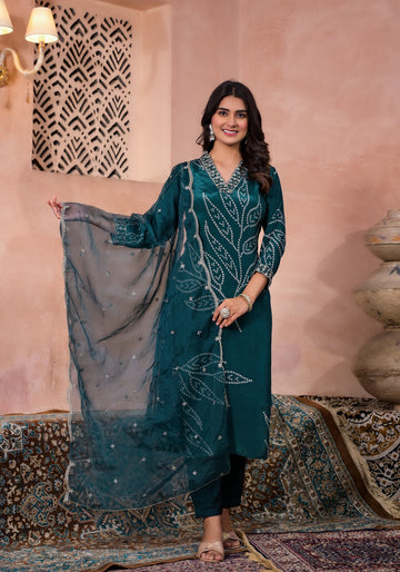 Bandini Bliss: Pure Silk Crepe Dupatta Set Green